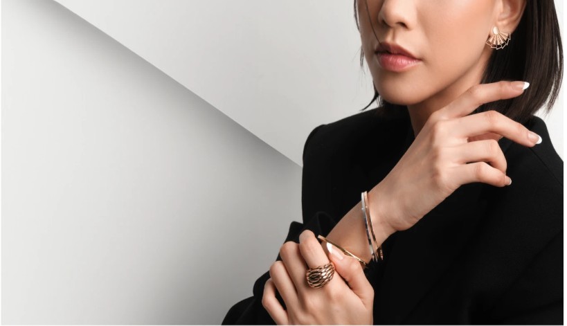 Mix & Match Bangle: Kreasi Gaya Trendi untuk Setiap Kesempatan